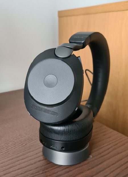 Review of Jabra's new Evolve Flagship device…. the Jabra Evolve2 85